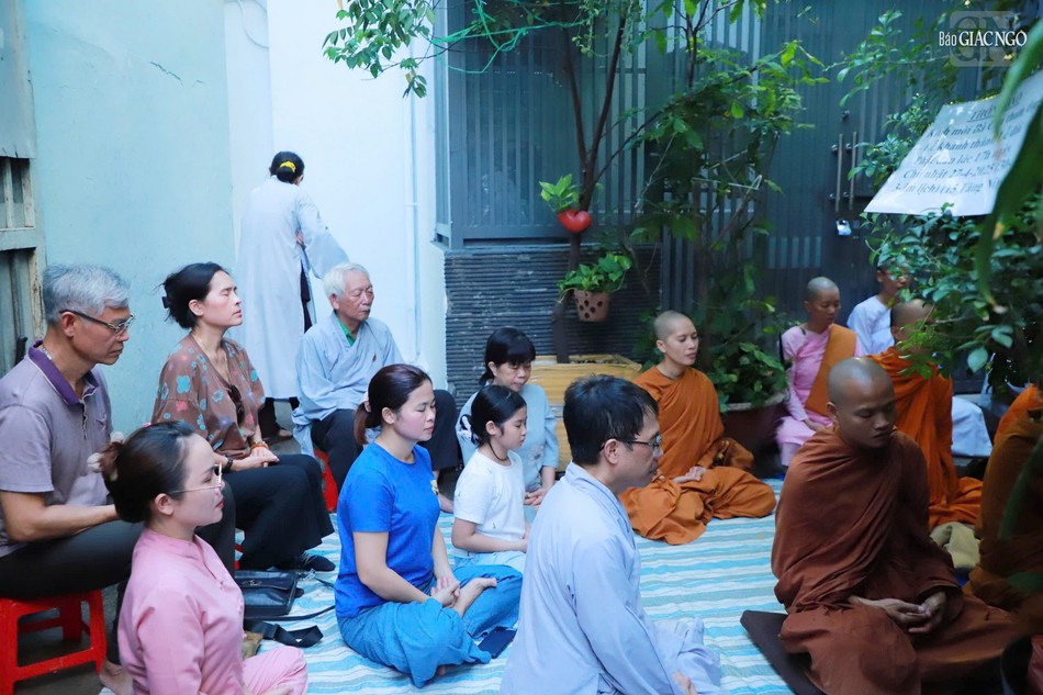 Khóa lễ tọa thiền