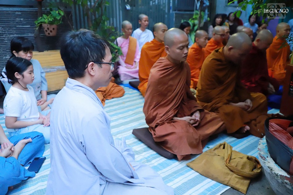 Khóa lễ tọa thiền