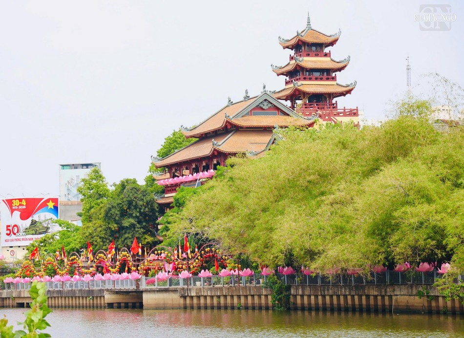 Một góc chùa Pháp Hoa trên đường Trường Sa