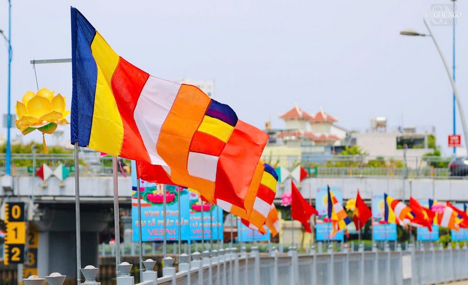 Đoạn gần cầu Hoàng Hoa Thám