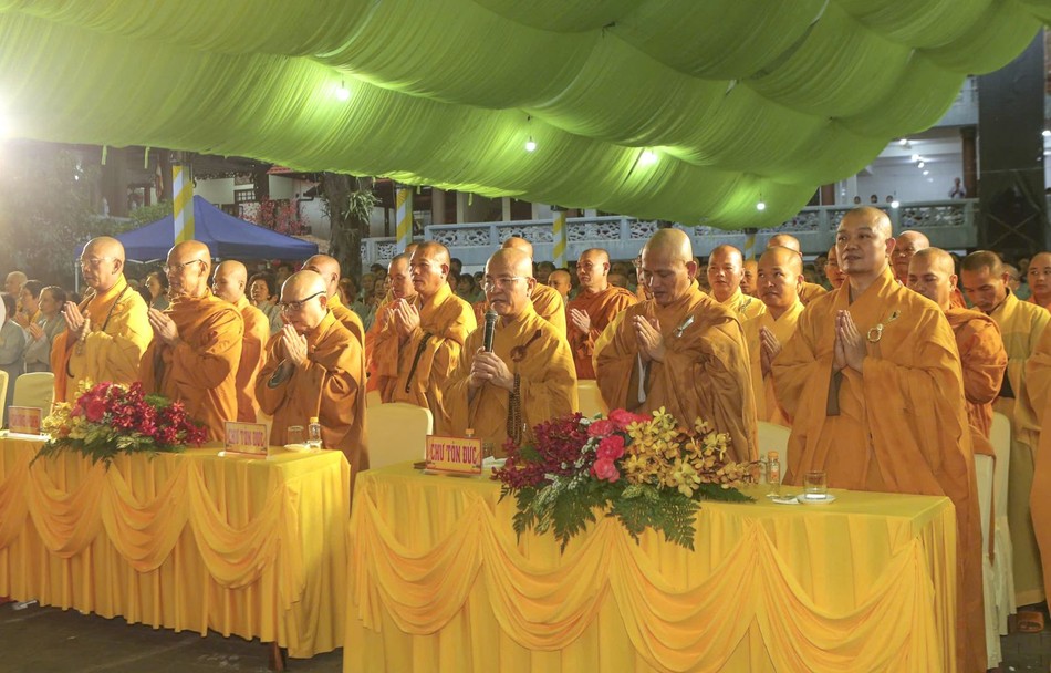 Niệm Phật cầu gia hộ