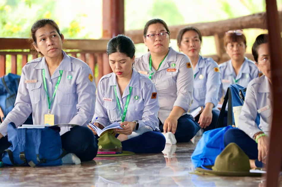 Câu chuyện dưới cờ và các bài học trại huấn luyện Lộc Uyển và Huyền Trang sáng 17-5-2025