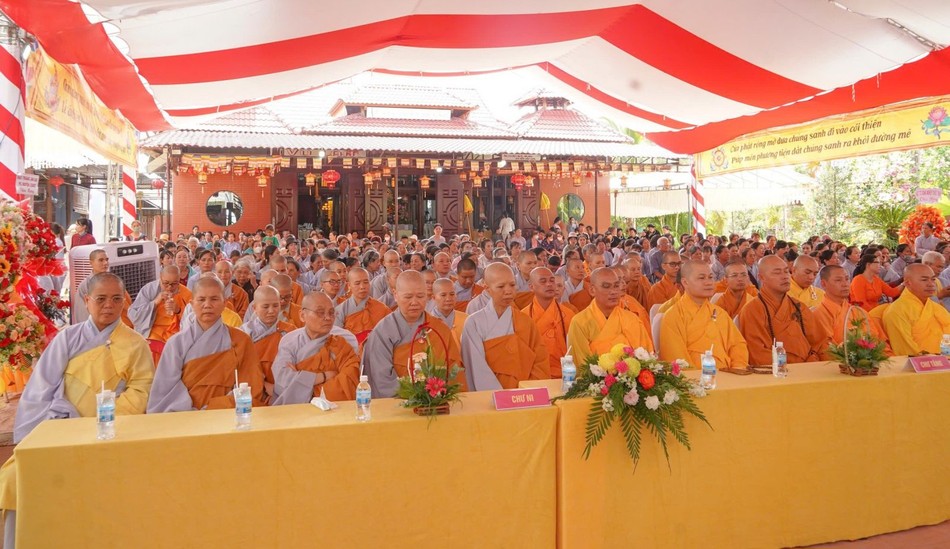 Chư tôn đức tham dự Chư tôn đức tham dự