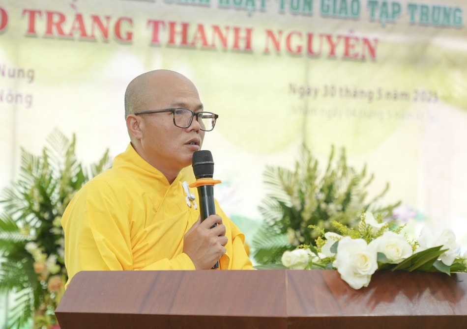 Đại đức Thích Đông Nhiệm phát biểu khai mạc Đại đức Thích Đông Nhiệm phát biểu khai mạc
