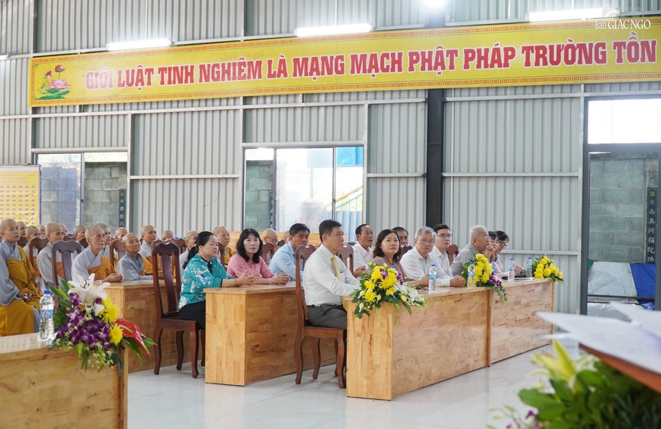 Đại diện chính quyền tham dự Đại diện chính quyền tham dự