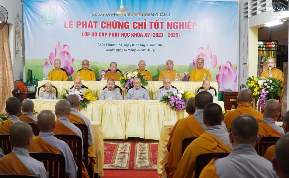 Buổi lễ diễn ra tại Lớp Sơ cấp Phật học Q.3 - chùa Phước Hòa Buổi lễ diễn ra tại Lớp Sơ cấp Phật học Q.3 - chùa Phước Hòa