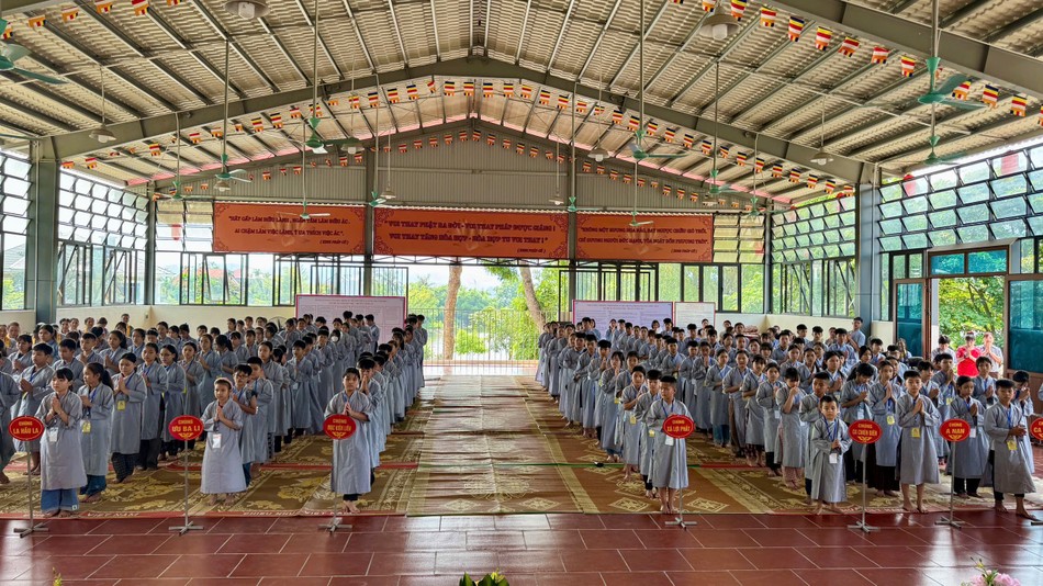 Trên 200 các em nhỏ dự khóa tu mùa hè Trên 200 các em nhỏ dự khóa tu mùa hè