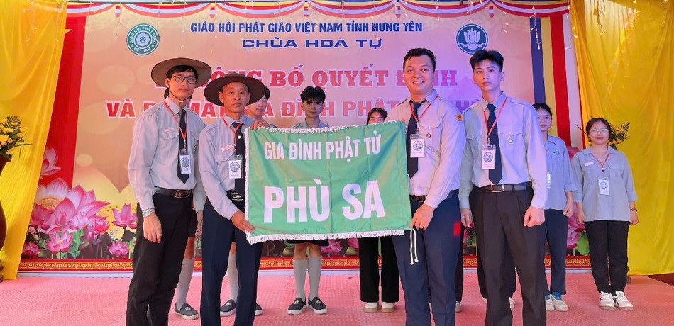 Cờ Sen trắng Gia đình Phật tử Phù Sa Cờ Sen trắng Gia đình Phật tử Phù Sa