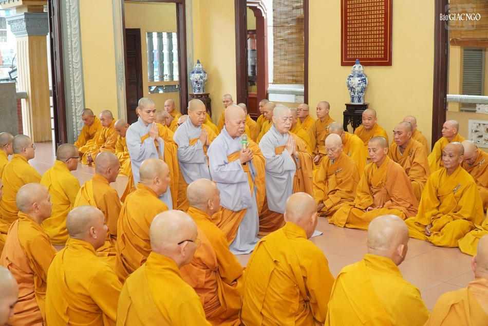 Chư Ni cầu giáo giới đại Tăng Chư Ni cầu giáo giới đại Tăng