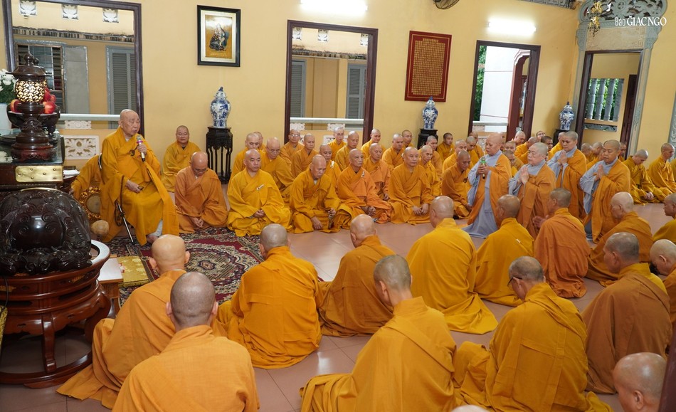 Trưởng lão Hòa thượng Thích Như Tín ban lời giáo giới đến chư Ni Trưởng lão Hòa thượng Thích Như Tín ban lời giáo giới đến chư Ni