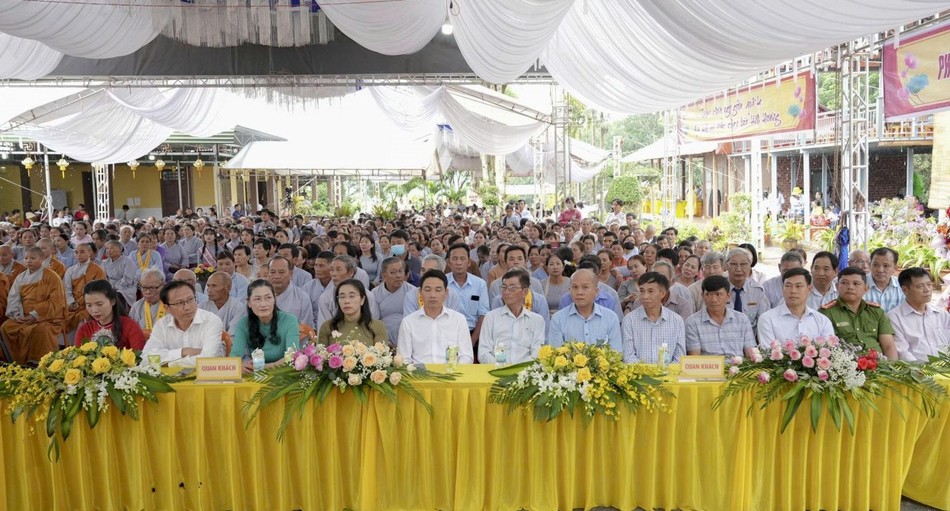 Đại diện chính quyền tham dự Đại diện chính quyền tham dự