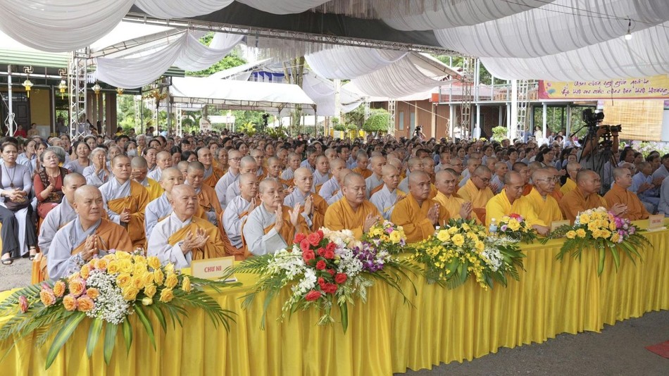 Chư Tăng Ni tham dự lễ Chư Tăng Ni tham dự lễ