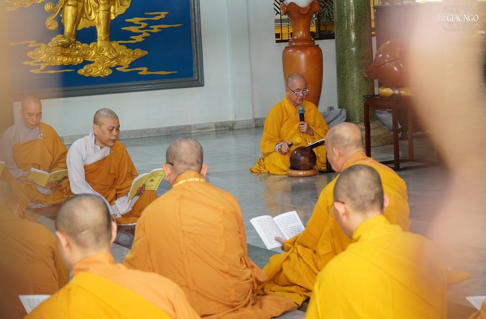 ... sách tấn người xuất gia về việc tu hành, giữ gìn giới luật và hướng tới sự giác ngộ, giải thoát