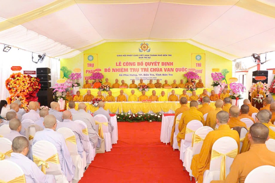 Chư tôn đức chứng minh