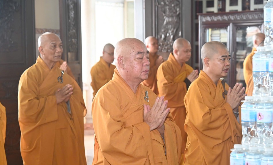 Chư Tăng Bố-tát kỳ 3 mùa An cư kiết hạ