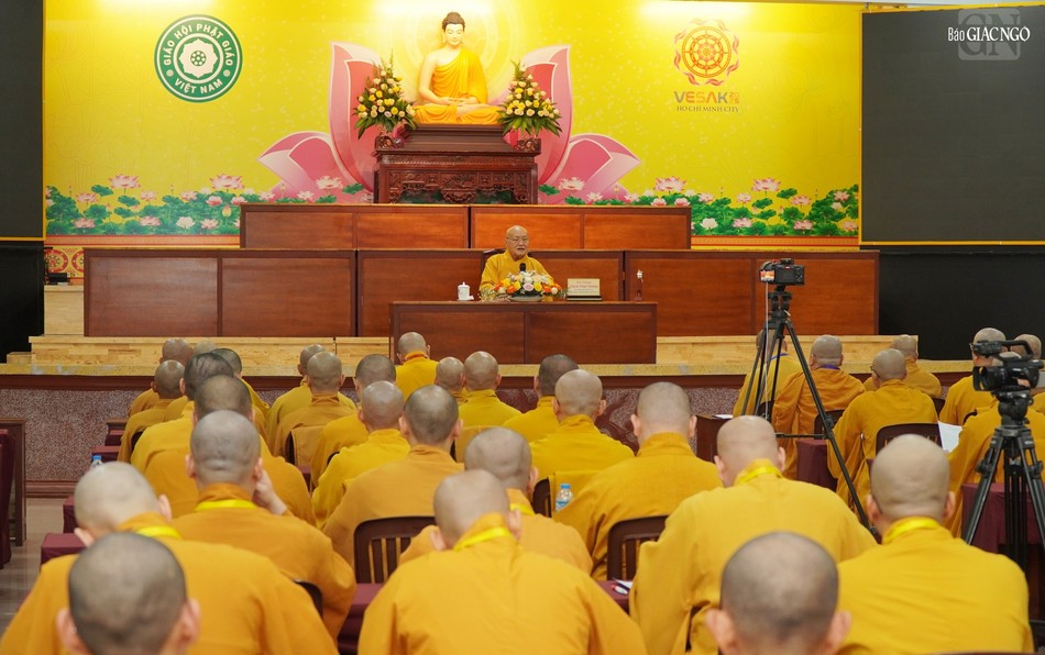 Theo đó, trong khóa An cư kiết hạ, Ban Tổ chức kết hợp tổ chức Khóa học Quản trị văn phòng và Kỹ năng trụ trì Theo đó, trong khóa An cư kiết hạ, Ban Tổ chức kết hợp tổ chức Khóa học Quản trị văn phòng và Kỹ năng trụ trì