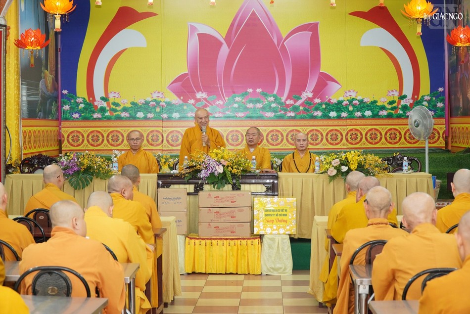 Hòa thượng Thích Nhựt Hỷ đạo từ sách tấn đến chư Tăng và Phật tử