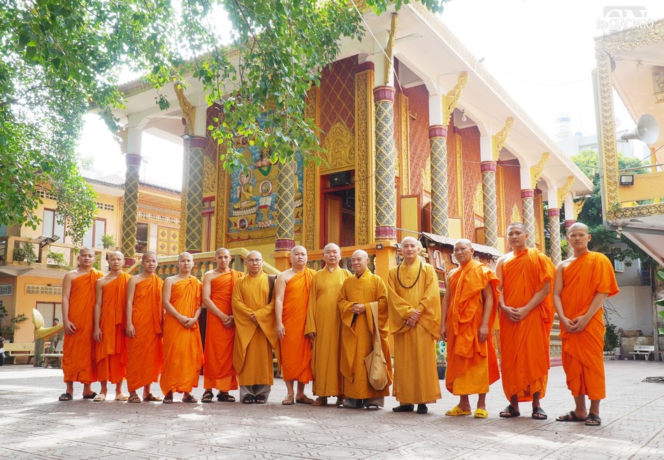 Hiện có 23 chư Tăng đang an cư kiết hạ theo truyền thống Phật giáo Nam tông Khmer tại chùa Candaransi