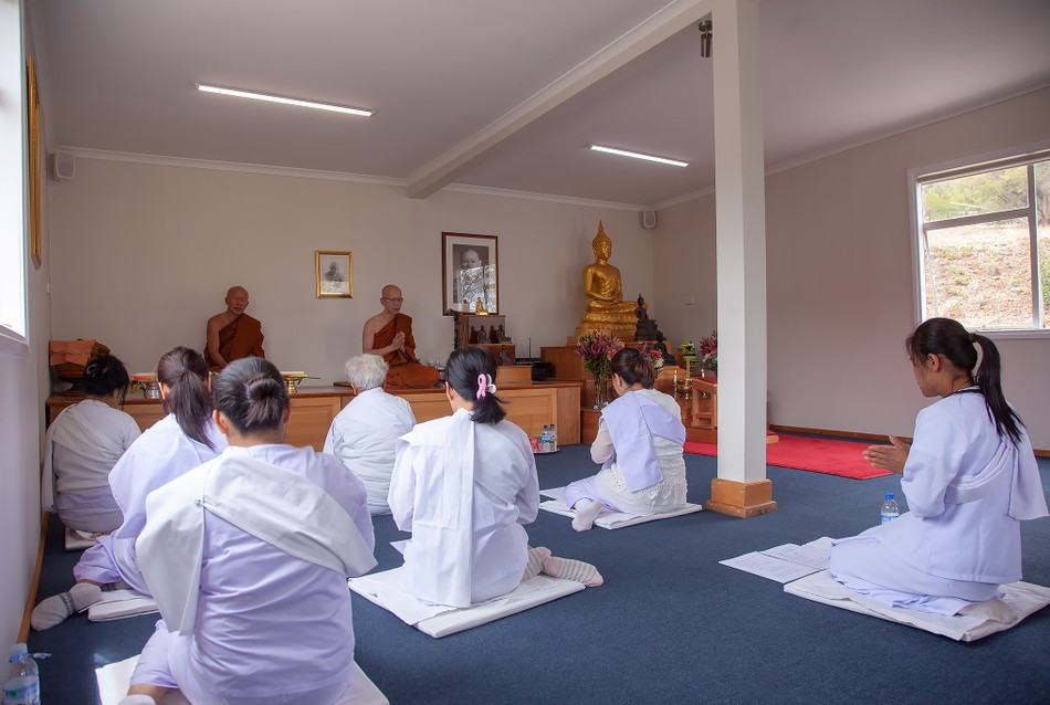 Niềm tin, giữ giới và bố thí thật sự là những phẩm hạnh cơ bản của người cư sĩ Phật giáo, được thể hiện rõ nơi kinh Giáo thọ Thi-ca-la-việt (Siṅgālovādasutta)