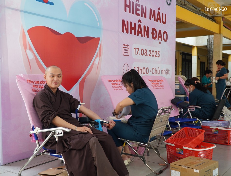 “Hiến máu cứu người - Hành Bồ-tát đạo" “Hiến máu cứu người - Hành Bồ-tát đạo"
