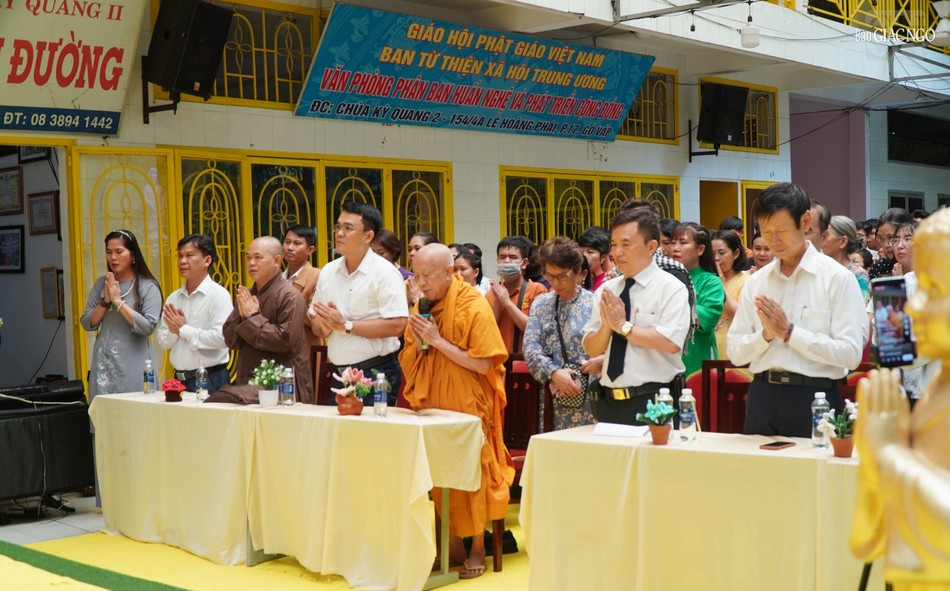 Niệm Phật cầu gia hộ