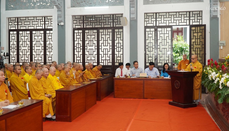 Chư Tăng, đại đại diện chính quyền tham dự Chư Tăng, đại đại diện chính quyền tham dự