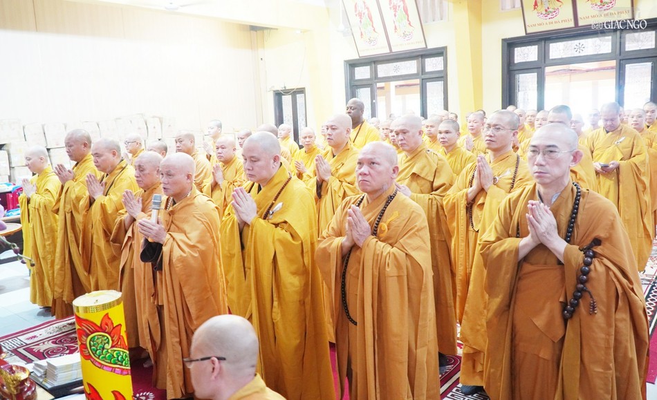 Chư hành giả an cư và môn đồ đệ tử dâng lời tác bạch Chư hành giả an cư và môn đồ đệ tử dâng lời tác bạch