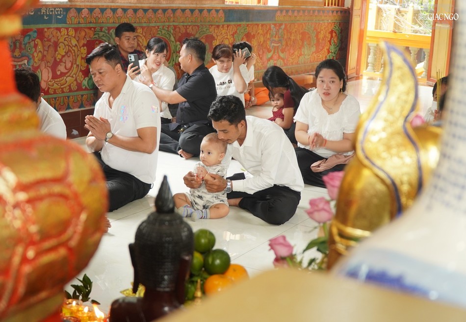 Dịp lễ này còn giúp gắn kết các thành viên trong gia đình, cộng đồng và truyền lại các giá trị văn hóa truyền thống cho thế hệ sau