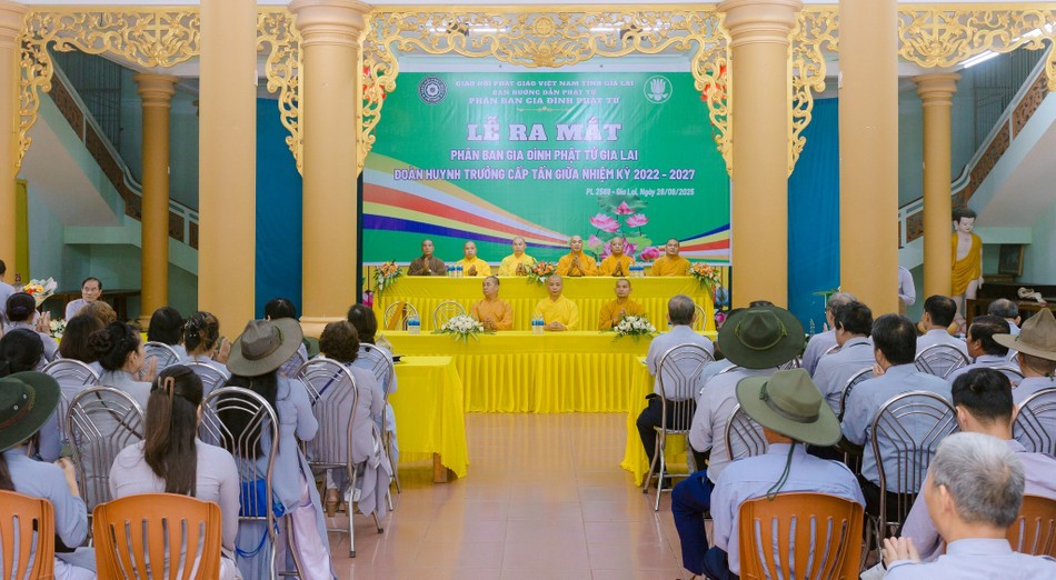 Quang cảnh lễ ra mắt diễn ra tại chùa Tỉnh Hội (P.Quy Nhơn, tỉnh Gia Lai)