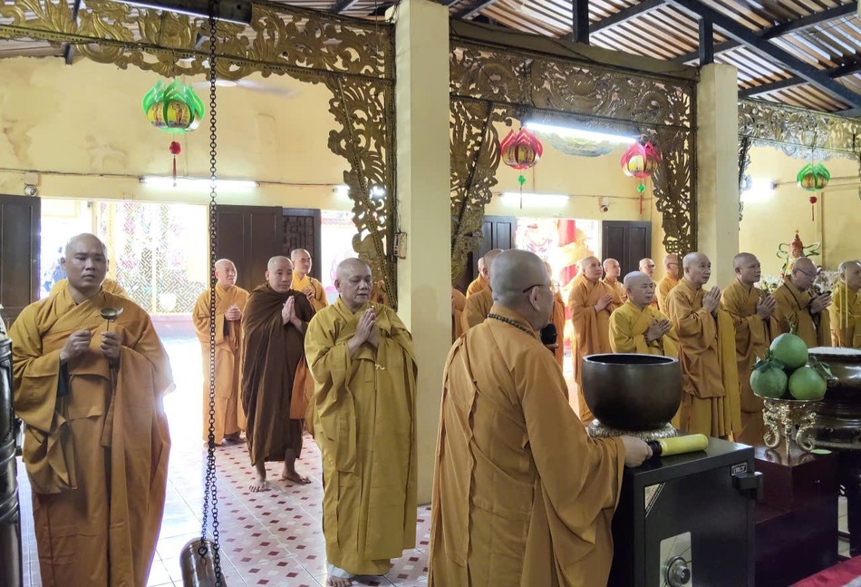 Chư Tăng các phường: Hạnh Thông, Gò Vấp, Thông Tây Hội, An Nhơn, An Hội Tây và An Hội Đông cử hành Lễ Bố-tát, thính giới Chư Tăng các phường: Hạnh Thông, Gò Vấp, Thông Tây Hội, An Nhơn, An Hội Tây và An Hội Đông cử hành Lễ Bố-tát, thính giới