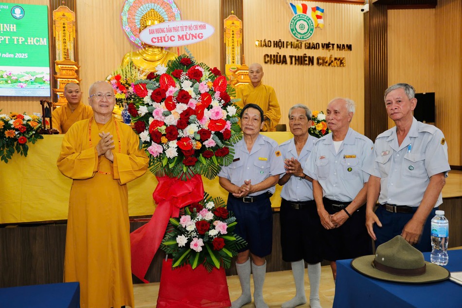 Ban Hướng dẫn Phật tử TP.HCM chúc mừng
