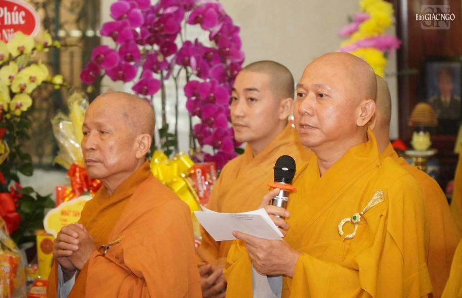 Thượng tọa Thích Tắc Bạch, trụ trì chùa Linh Sơn Hải Hội tác bạch