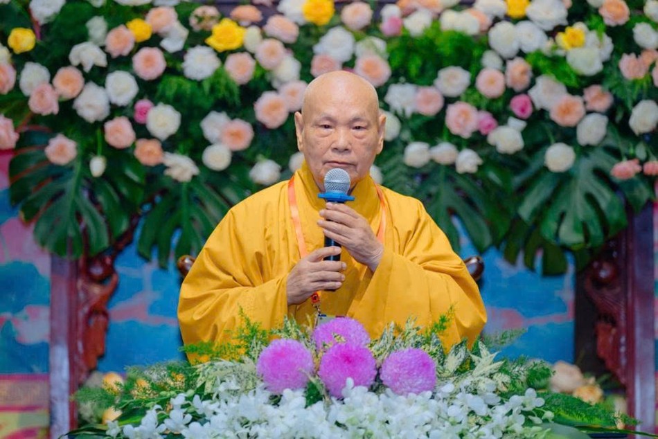 Trưởng lão Hòa thượng Thích Thiện Nhơn ban đạo từ Trưởng lão Hòa thượng Thích Thiện Nhơn ban đạo từ