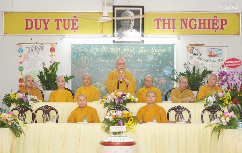 Hòa thượng Thích Tắc Huê ban đạo từ chứng minh Hòa thượng Thích Tắc Huê ban đạo từ chứng minh