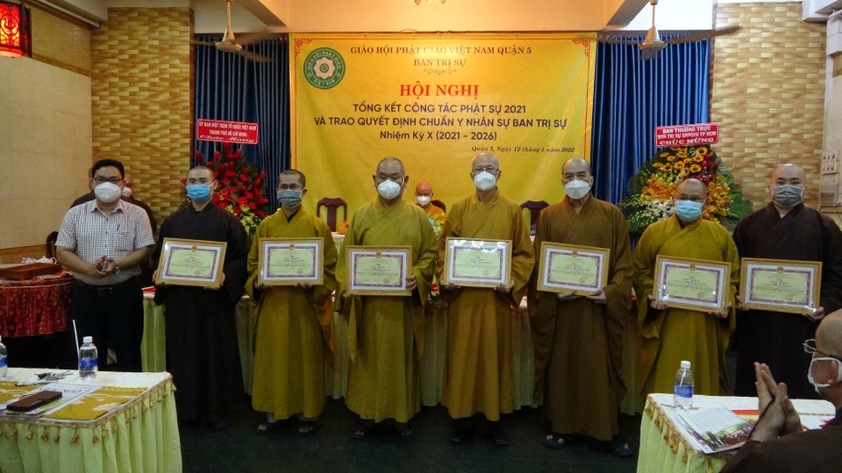 Và cá nhân chư tôn đức thành viên Ban Trị sự Phật giáo quận 5 hoạt động Phật sự xuất sắc trong năm 2021 Và cá nhân chư tôn đức thành viên Ban Trị sự Phật giáo quận 5 hoạt động Phật sự xuất sắc trong năm 2021