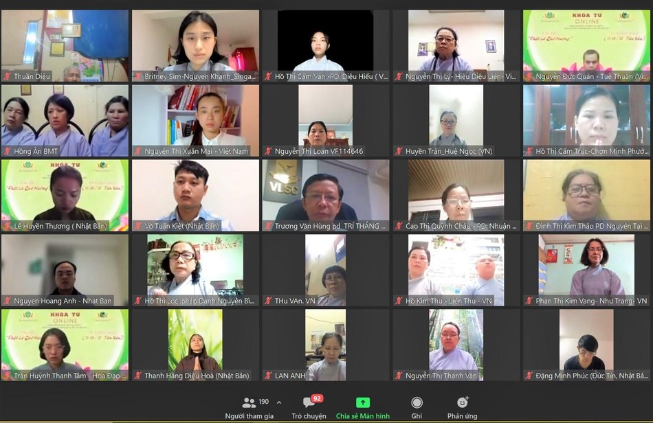 Các Phật tử tham dự khóa tu