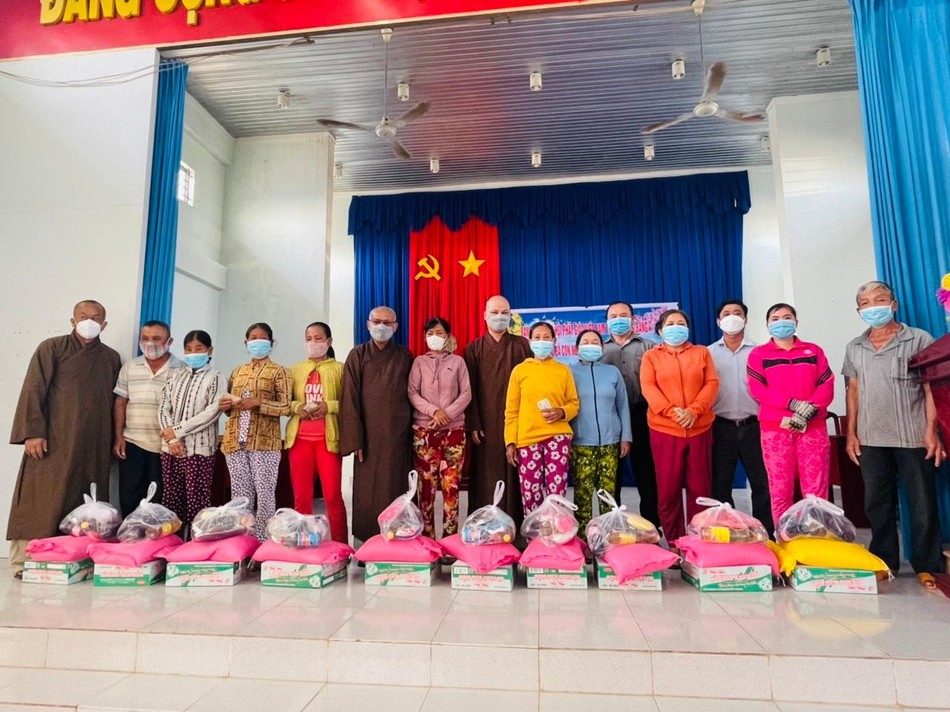 Quà Tết yêu thương Quà Tết yêu thương