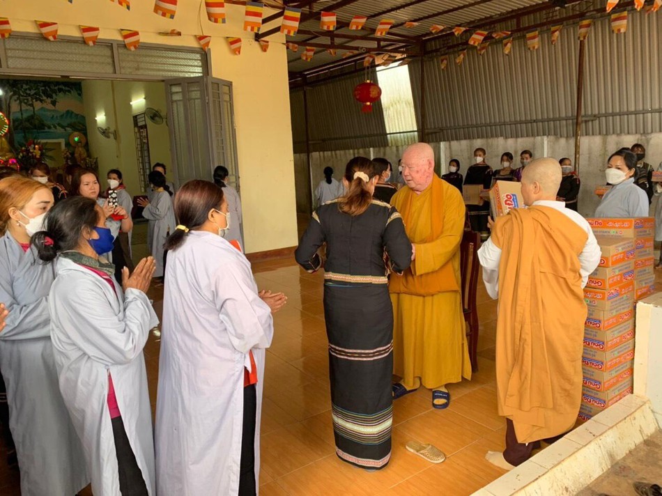 Thượng tọa chúc Tết đồng bào Phật tử Thượng tọa chúc Tết đồng bào Phật tử