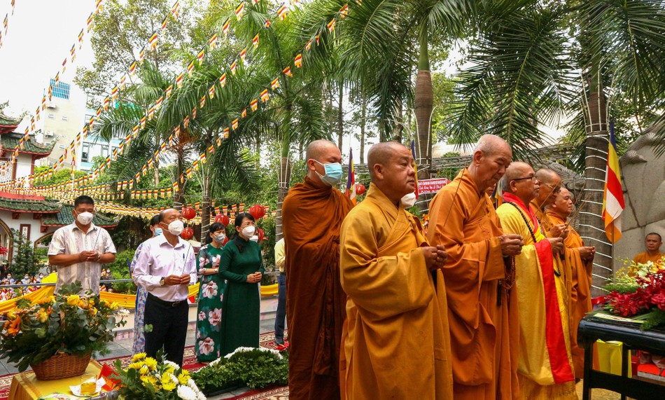 Niêm hương bạch Phật Niêm hương bạch Phật
