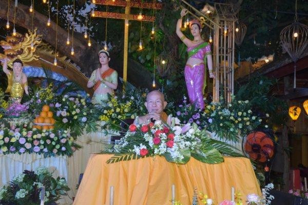 Chư tôn đức Giáo đoàn chia sẻ thời pháp ngắn đến Phật tử