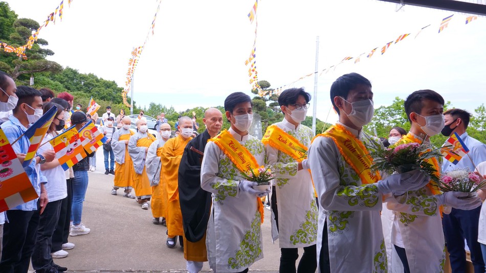 Chư tôn đức quang lâm Chư tôn đức quang lâm