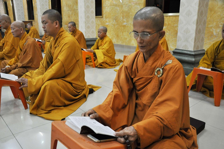 Khóa lễ tụng kinh tối tại trường hạ Khóa lễ tụng kinh tối tại trường hạ