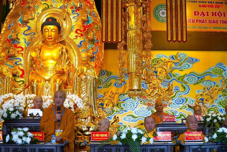 Hòa thượng Thích Huệ Thông, Phó Tổng Thư ký, Chánh Văn phòng II Trung ương GHPGVN điều hành đại hội Hòa thượng Thích Huệ Thông, Phó Tổng Thư ký, Chánh Văn phòng II Trung ương GHPGVN điều hành đại hội