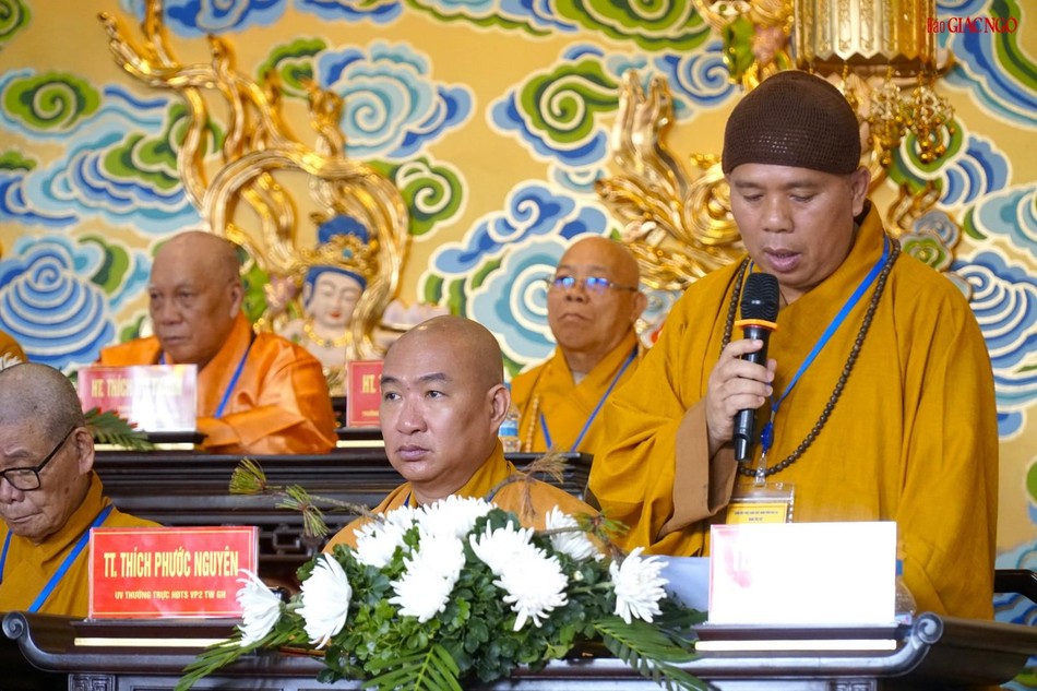 Thượng tọa Thích Tâm Mãn cảm tạ Thượng tọa Thích Tâm Mãn cảm tạ