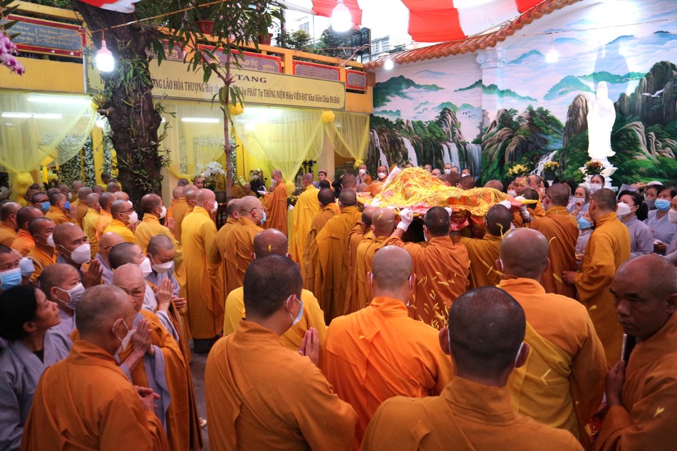 Đại chúng đồng niệm danh hiệu Đức Phật A Di Đà Đại chúng đồng niệm danh hiệu Đức Phật A Di Đà