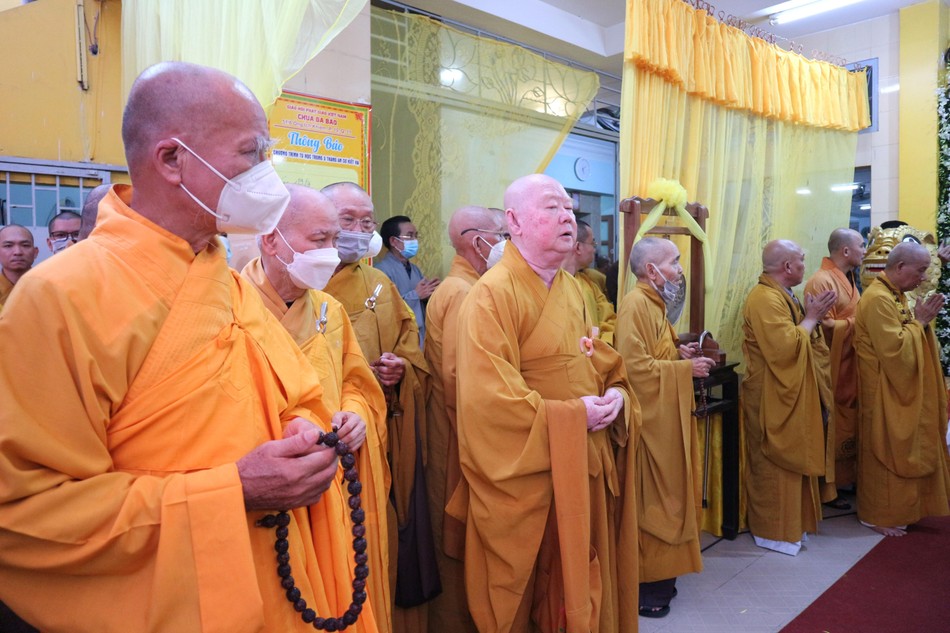 Chư tôn đức nhất tâm hộ niệm Chư tôn đức nhất tâm hộ niệm