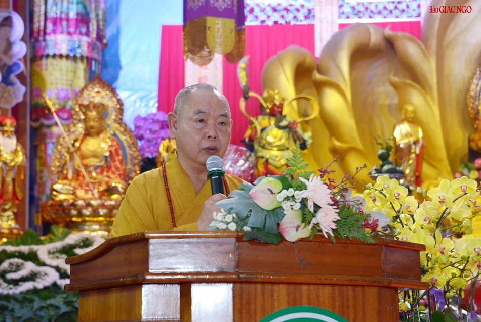 Thượng tọa Thích Huệ Công, Trưởng ban Đại diện Phật giáo người Hoa phát biểu, nhận nhiệm vụ nhiệm kỳ 2022-2027 Thượng tọa Thích Huệ Công, Trưởng ban Đại diện Phật giáo người Hoa phát biểu, nhận nhiệm vụ nhiệm kỳ 2022-2027