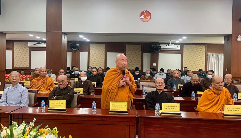 Hòa thượng Thích Giác Pháp đóng góp ý kiến