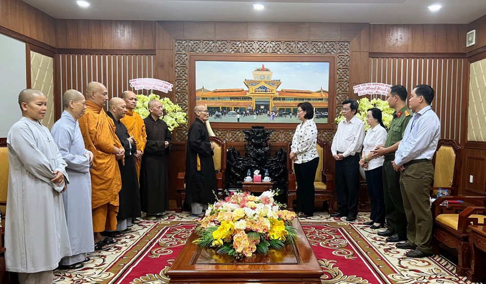 Hòa thượng Thích Thiện Nghĩa gửi lời chúc Tết đến chính quyền quận 6