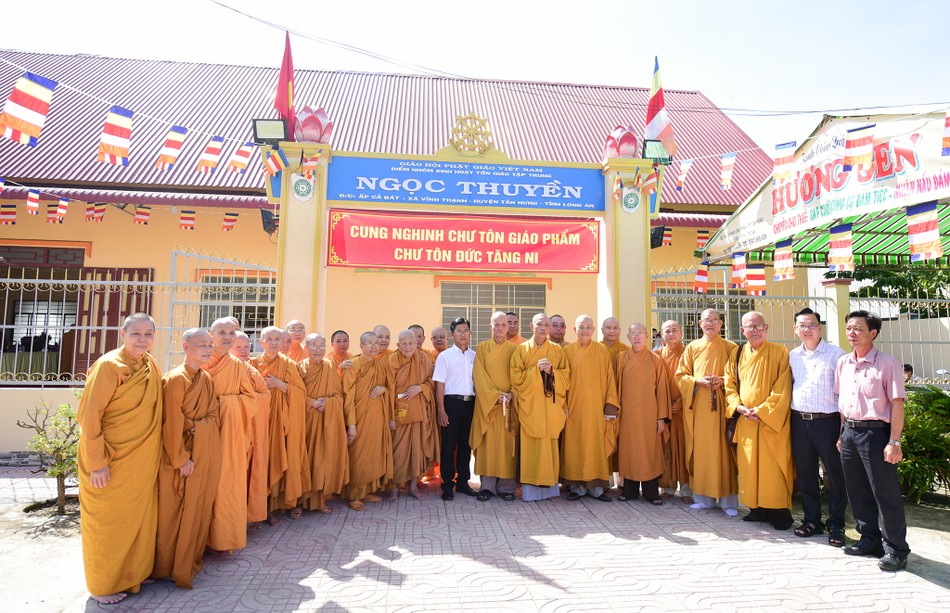 Niềm vui ngày ra mắt điểm nhóm sinh hoạt tôn giáo tập trung Ngọc Thuyền, vùng biên giới Niềm vui ngày ra mắt điểm nhóm sinh hoạt tôn giáo tập trung Ngọc Thuyền, vùng biên giới
